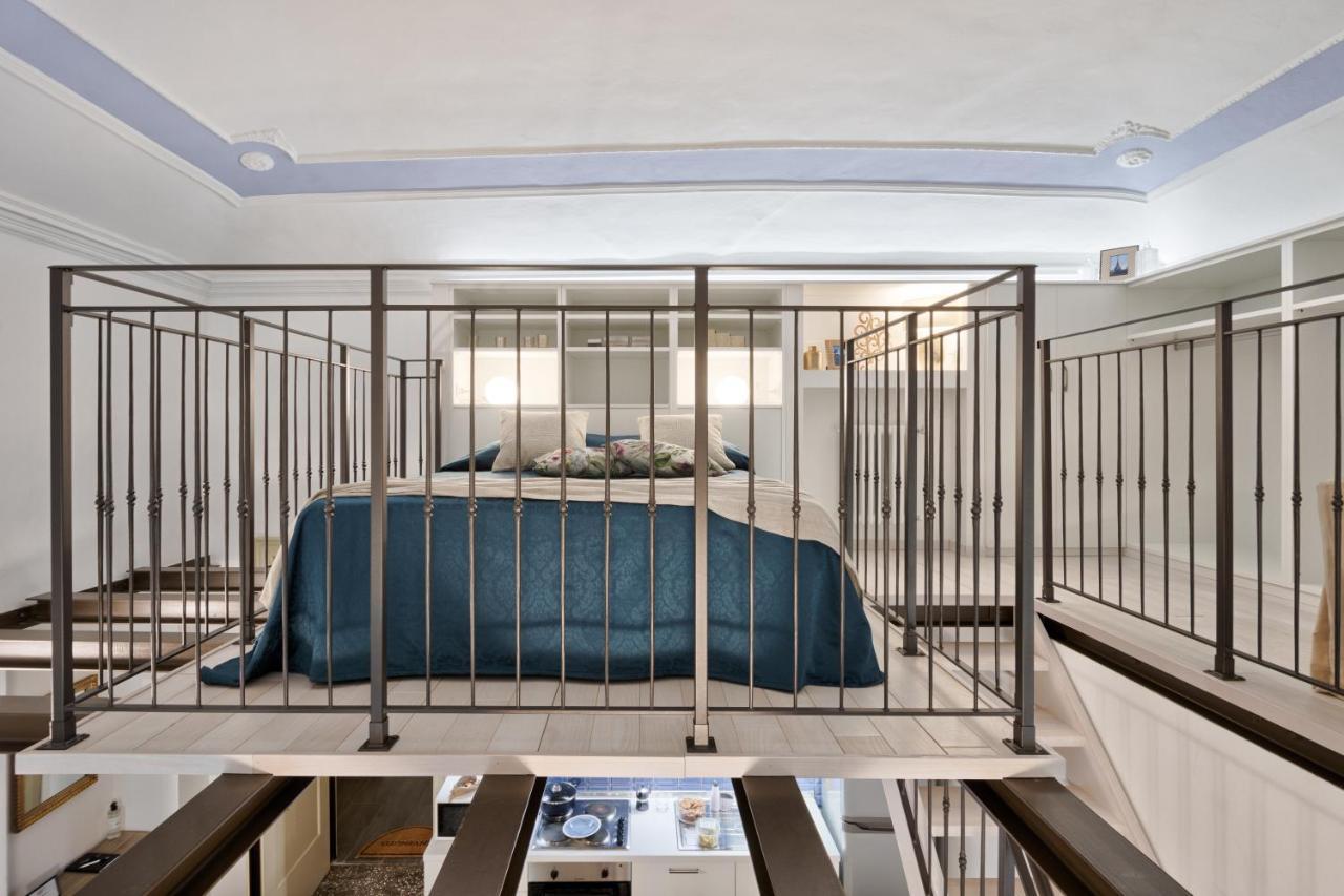 To Art Apartment *