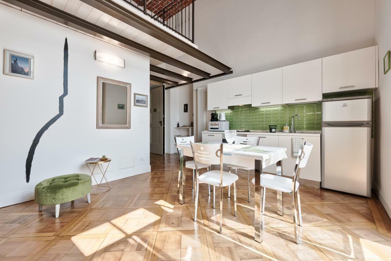 To Art Apartment *